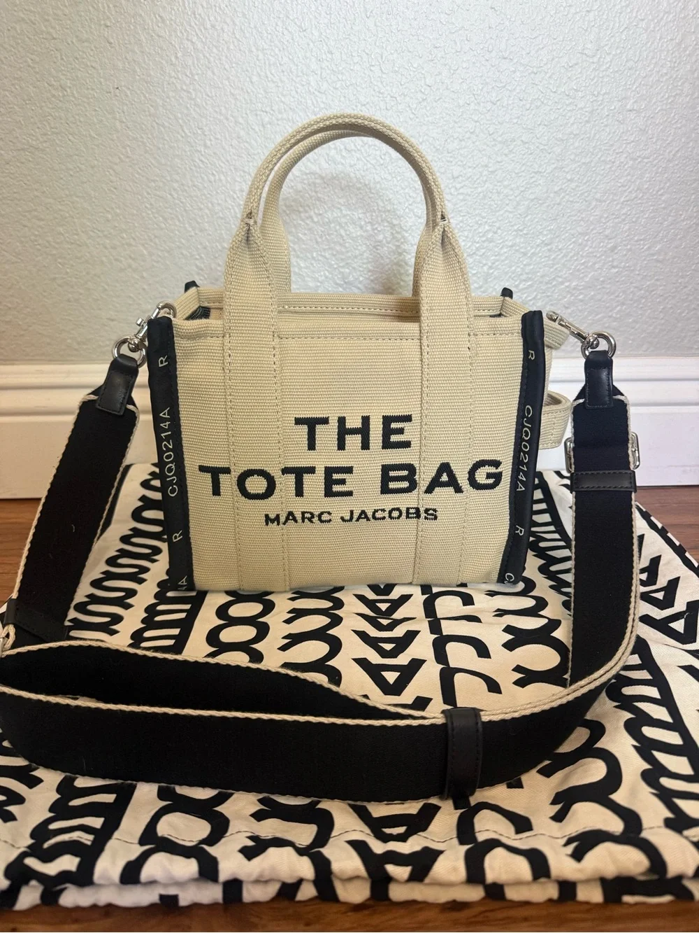Authentic Marc Jacobs Small Canvas Tote in Cream with Black Trim